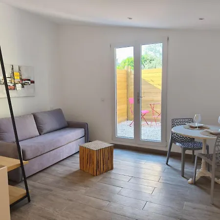 Apartment 2 A 3 Personnes Climatise Avec Patio Villeneuve-lès-Avignon