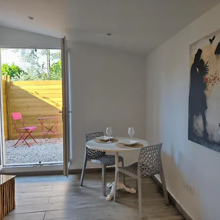 Apartamento 2 à 3 Personnes Climatisé Avec Patio Villeneuve-lès-Avignon